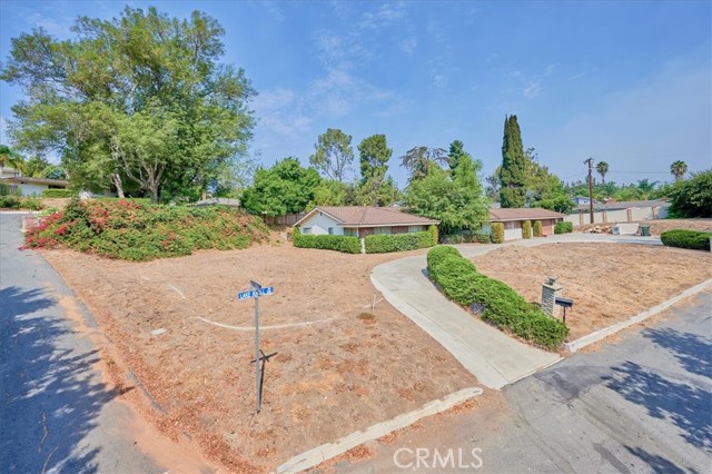 3209 Lakeknoll Dr, Fullerton, CA 92835