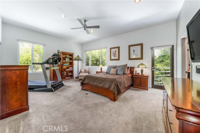 8100 Laurelmont Drive, Los Angeles CA: https://media.crmls.org/medias/79ba1626-33b6-497d-a159-b92d530a4099.jpg