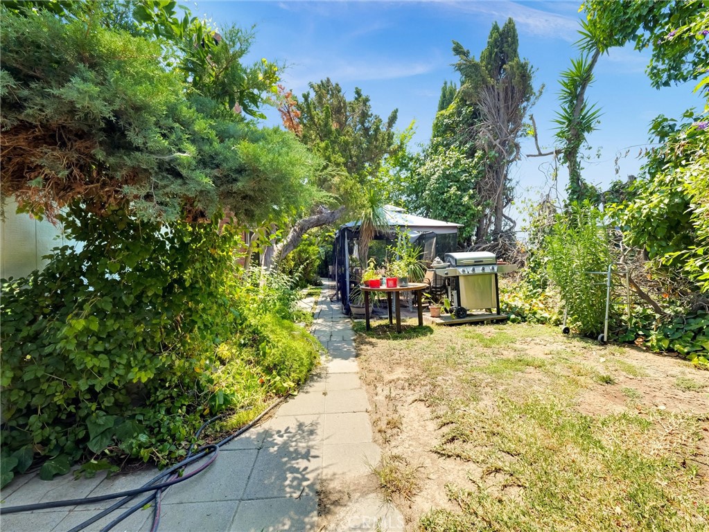 https://media.crmls.org/medias/79bac05f-af16-41fa-b369-8d7e03a48467.jpg?preset=X-Large