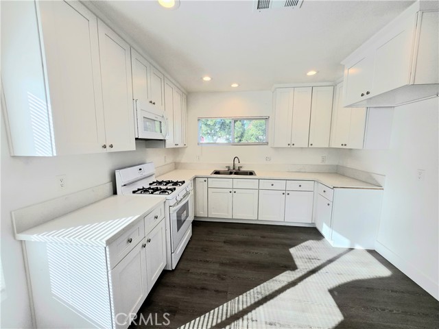 Detail Gallery Image 6 of 14 For 728 E Princeton St a,  Ontario,  CA 91764 - 3 Beds | 2 Baths