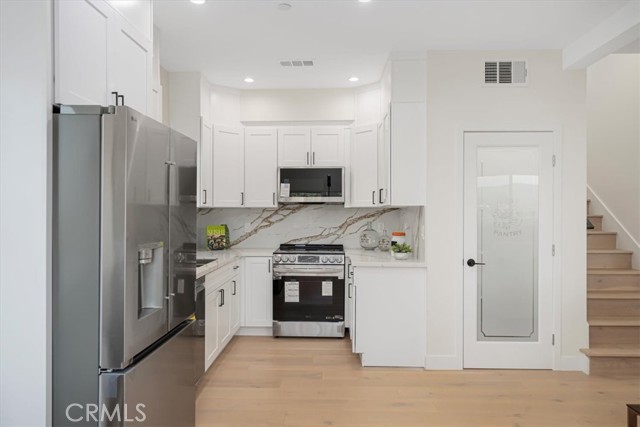 4850 Buchanan, Los Angeles CA: https://media.crmls.org/medias/79bb266b-e484-4cd7-9e03-84e9ea9fcb32.jpg