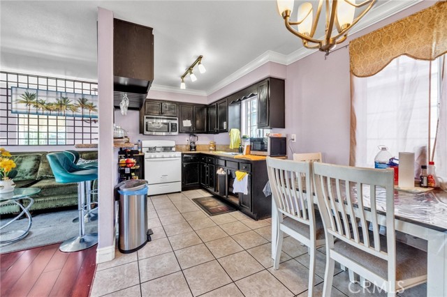 9203 Beach Street, Los Angeles CA: https://media.crmls.org/medias/79bb7d6c-6786-49bf-9ef8-cfbfca7f54b7.jpg