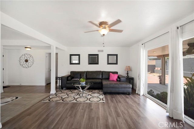 1322 W 6th Street, Ontario CA: https://media.crmls.org/medias/79bb7ebc-e34a-42ab-afec-35d7a080f9e5.jpg