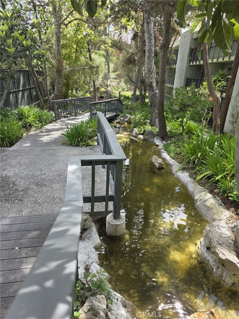 https://media.crmls.org/medias/79bb7fd0-839f-4b19-bb9b-f15c4053d83f.jpg?preset=X-Large