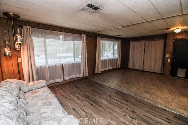 Detail Gallery Image 4 of 25 For 13829 Riviera, Victorville,  CA 92395 - 2 Beds | 2 Baths