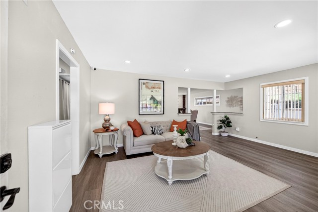 Detail Gallery Image 3 of 27 For 1041 Derry St, La Habra,  CA 90631 - 3 Beds | 2 Baths