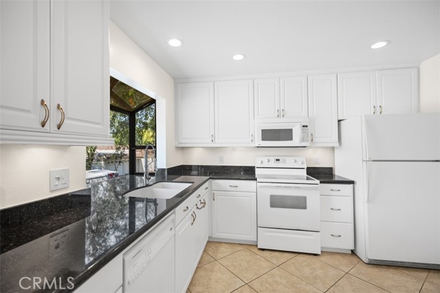 Detail Gallery Image 10 of 27 For 22226 Caminito Arroyo Seco #83,  Laguna Hills,  CA 92653 - 3 Beds | 2 Baths