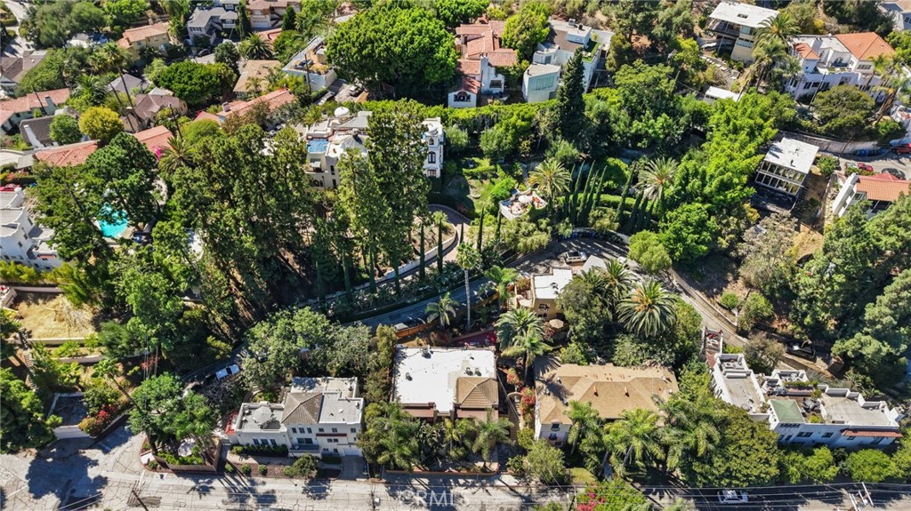https://media.crmls.org/medias/79bc8e81-aeec-4803-bff0-5bc0b3d7306b.jpg?preset=X-Large