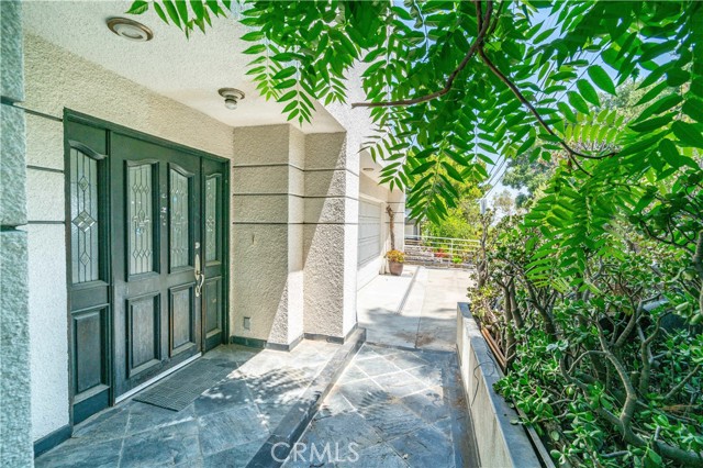 728 Quail Drive, Los Angeles CA: https://media.crmls.org/medias/79bd4b30-e603-4260-bf54-2d587974fb56.jpg