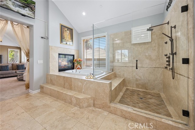 450 S Estate Drive, Orange CA: https://media.crmls.org/medias/79be0d0e-8708-47a3-a025-6f23ab5151d0.jpg