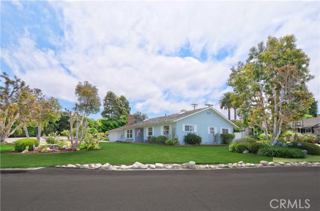 2100 Chelsea Road, Palos Verdes Estates CA: https://media.crmls.org/medias/79beac3c-ce57-4f77-bca0-764998145345.jpg