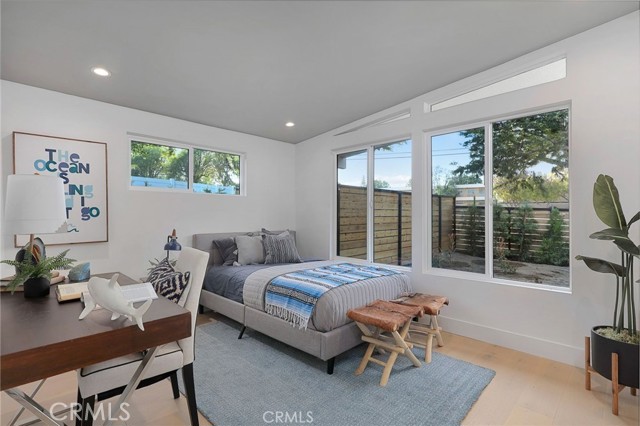 23616 Mariano Street, Woodland Hills CA: https://media.crmls.org/medias/79bf33ca-f32a-4ccb-9a7f-5c56457e2a5b.jpg