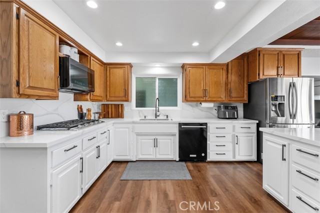 Detail Gallery Image 8 of 29 For 1675 W Mells Lane, Anaheim,  CA 92802 - 4 Beds | 2/1 Baths