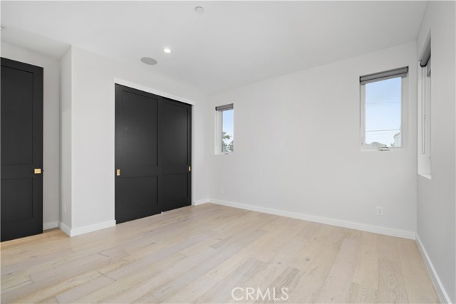 303 12th Street, Huntington Beach CA: https://media.crmls.org/medias/79c082c2-3bf9-4870-a340-30061db0ba17.jpg