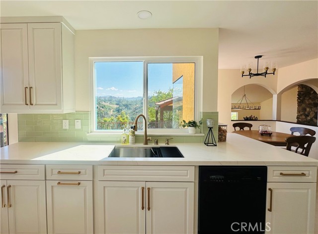 23192 De Anza Road, Temecula CA: https://media.crmls.org/medias/79c1c6cb-7f66-4571-8ddf-d02abfcad72c.jpg