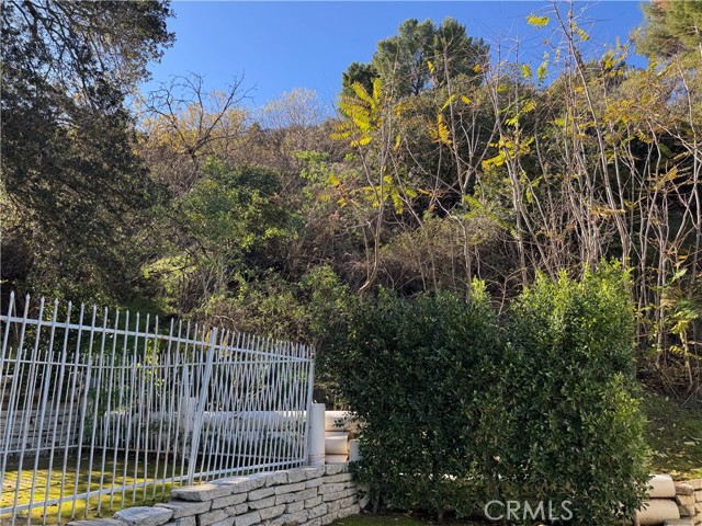 Detail Gallery Image 11 of 19 For 3 Ambar Dr, Woodland Hills,  CA 91364 - – Beds | – Baths