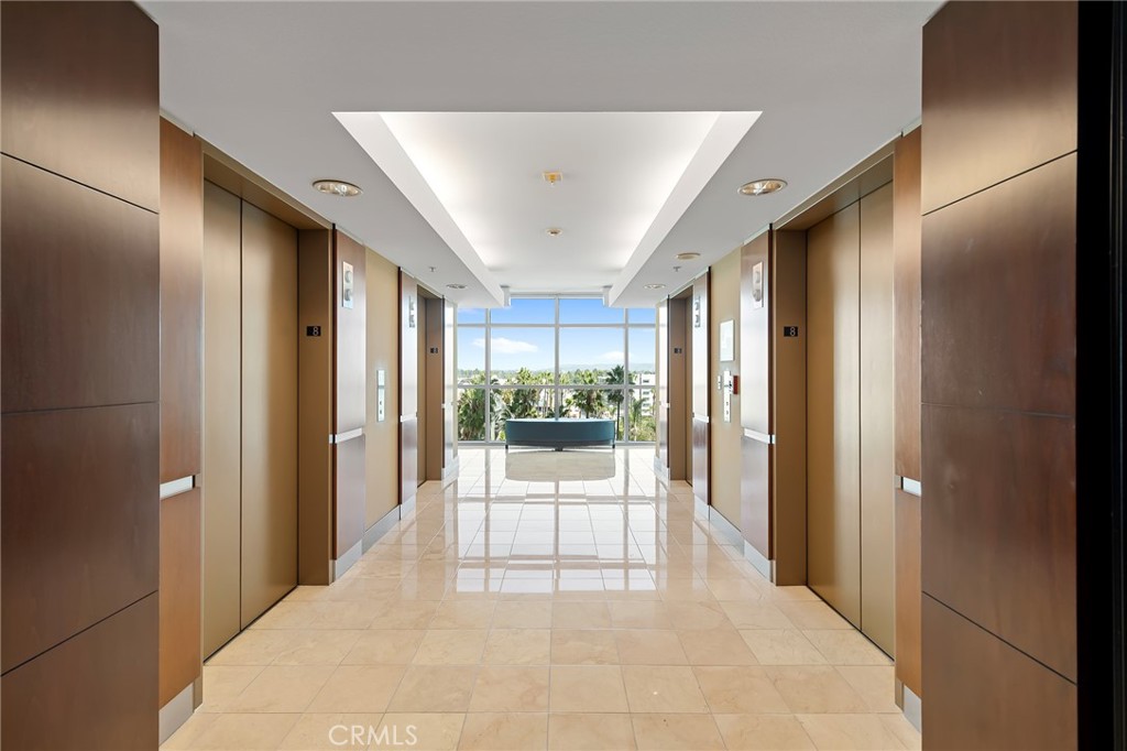 13700 Marina Pointe Unit 814