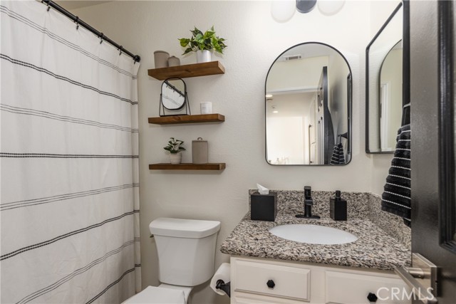 1605 Lisa Lane, Redlands CA: https://media.crmls.org/medias/79c209c2-9e72-45f8-b54d-56acdd4d6da6.jpg