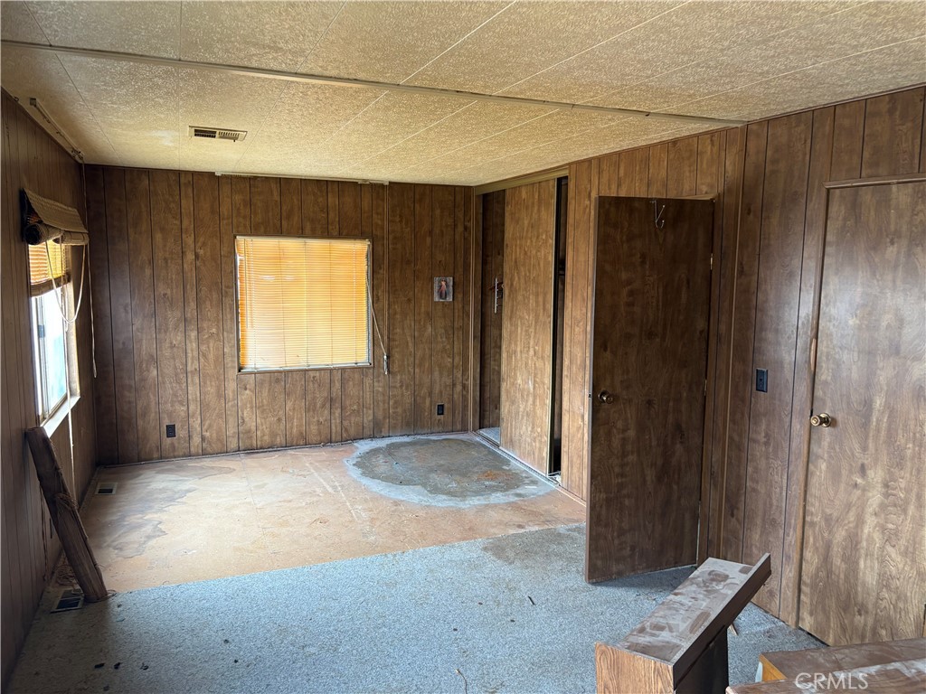 https://media.crmls.org/medias/79c26801-2584-492c-a09b-828fa4cf18a0.jpg?preset=X-Large