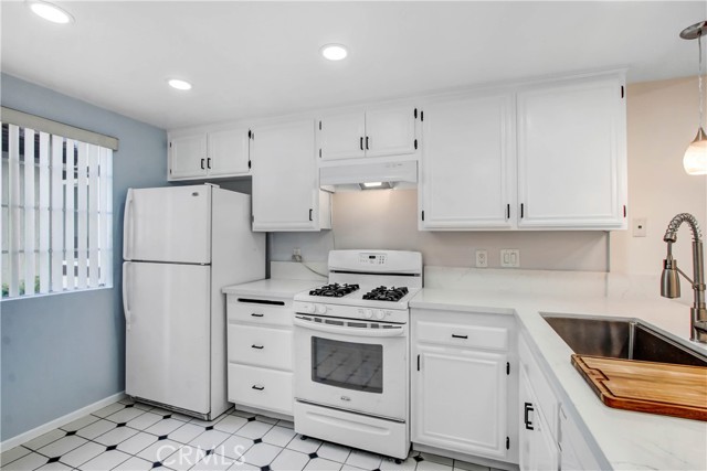 5606 Las Virgenes Road, Calabasas CA: https://media.crmls.org/medias/79c2af17-2042-43f2-be55-4ea36dca46e0.jpg