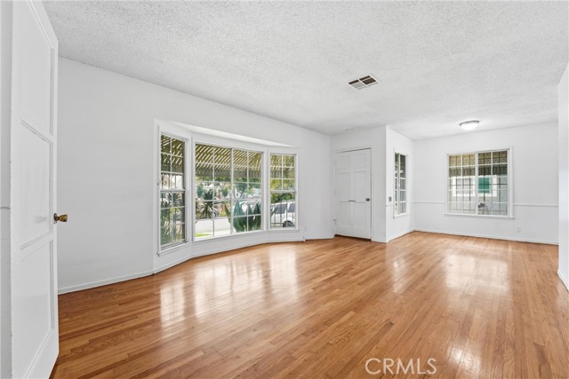 Detail Gallery Image 7 of 35 For 2717 W Tichenor, Compton,  CA 90220 - 4 Beds | 2 Baths