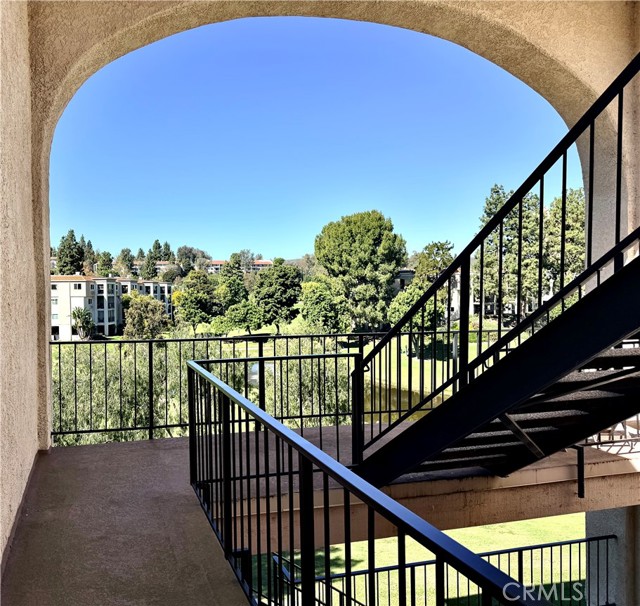 Detail Gallery Image 5 of 27 For 5519 Paseo Del Lago 2h,  Laguna Woods,  CA 92637 - 2 Beds | 2 Baths