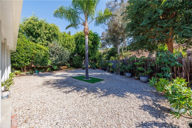 Detail Gallery Image 21 of 25 For 22542 via Santiago, Mission Viejo,  CA 92691 - 4 Beds | 2/1 Baths