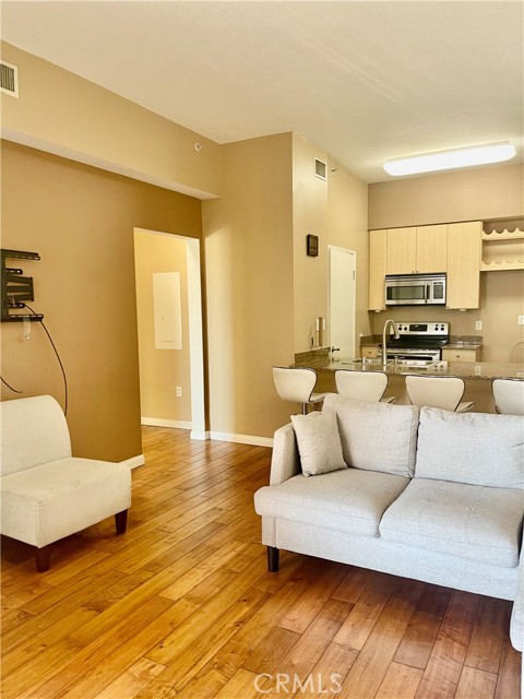 388 E Ocean Boulevard, Long Beach CA: https://media.crmls.org/medias/79c4fa67-92f4-447d-a605-1d8ac151b451.jpg