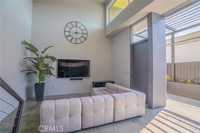 1011 N Orange Grove Avenue, West Hollywood CA: https://media.crmls.org/medias/79c5cbf7-6c13-4ef0-851a-cff43ab6bef1.jpg