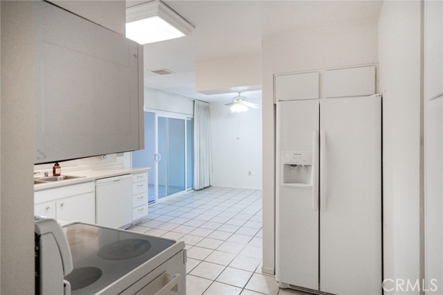 Detail Gallery Image 11 of 36 For 601 S Palm Ave #B,  Hemet,  CA 92543 - 2 Beds | 2 Baths