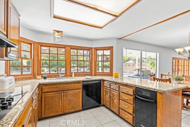 Detail Gallery Image 10 of 44 For 25252 Calero Avenue, Laguna Hills,  CA 92653 - 4 Beds | 3 Baths