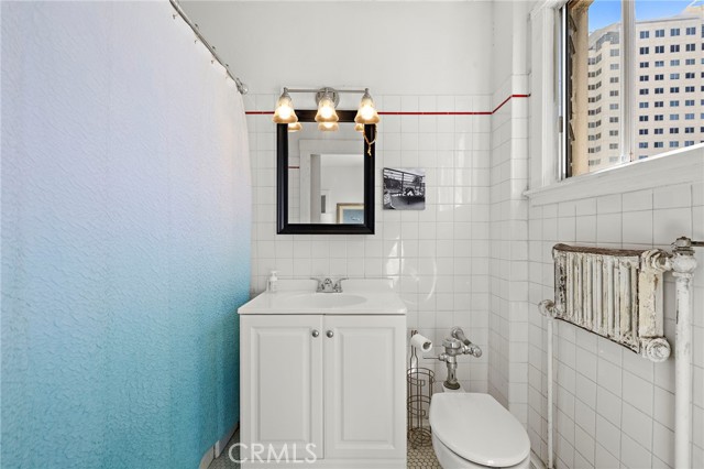 Detail Gallery Image 5 of 13 For 10 Atlantic #704,  Long Beach,  CA 90802 - 0 Beds | 1 Baths