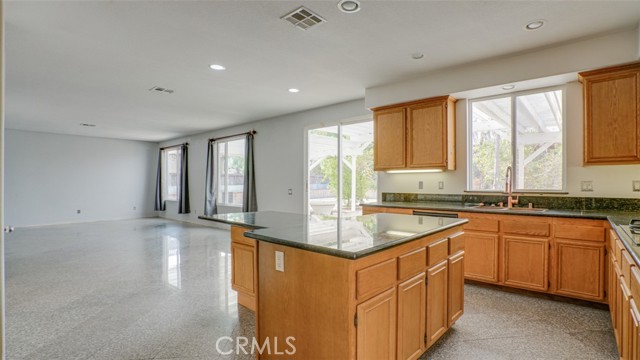 Detail Gallery Image 20 of 71 For 12683 Palm View Way, Riverside,  CA 92503 - 5 Beds | 3 Baths