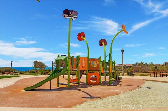 115 Via Bellas Artes, San Clemente CA: https://media.crmls.org/medias/79c93422-5ee0-418e-b7a8-9c3c33890dde.jpg