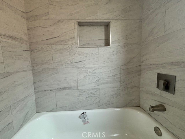 https://media.crmls.org/medias/79c9662b-7d59-4d8e-a43f-e0db06fb1c7f.jpg?preset=X-Large