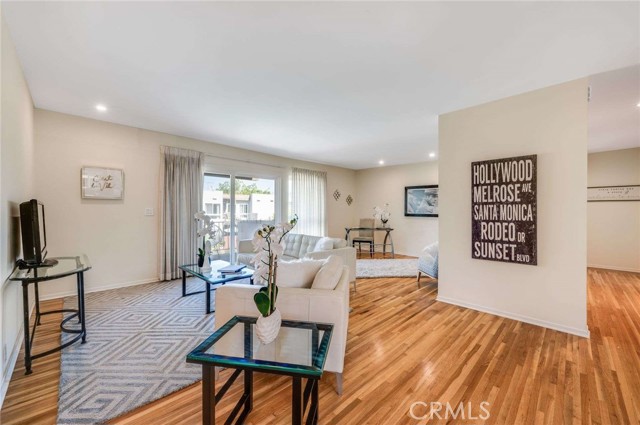 Detail Gallery Image 1 of 1 For 3300 S Sepulveda Bld #J26,  Los Angeles,  CA 90034 - 2 Beds | 2 Baths