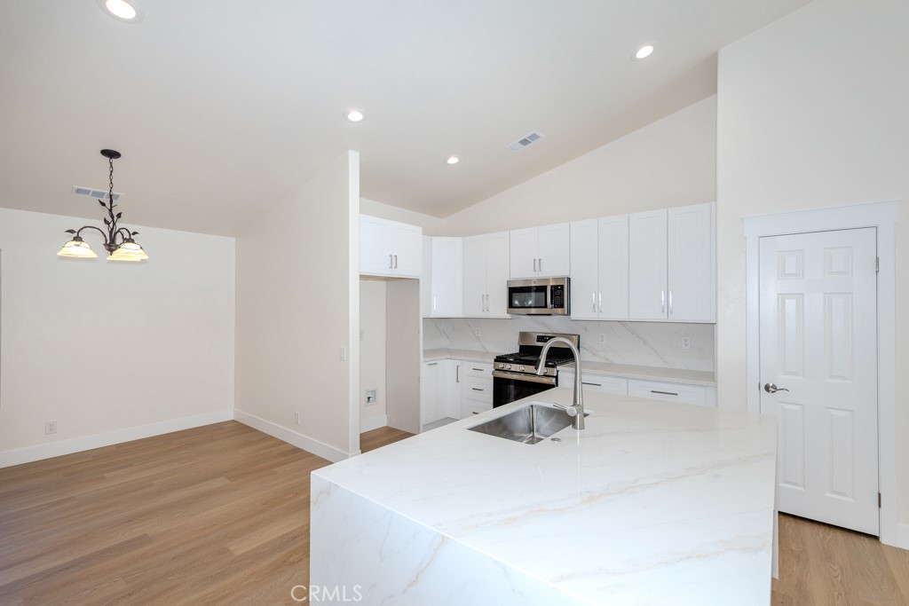 MLS #OC25164195 image #10