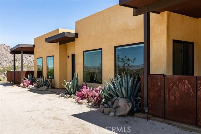 Detail Gallery Image 2 of 38 For 63005 Quail Springs Rd, Joshua Tree,  CA 92252 - 2 Beds | 2 Baths
