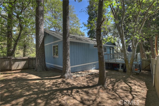 Detail Gallery Image 4 of 37 For 22365 Pine Dr, Cedarpines Park,  CA 92322 - 4 Beds | 2 Baths