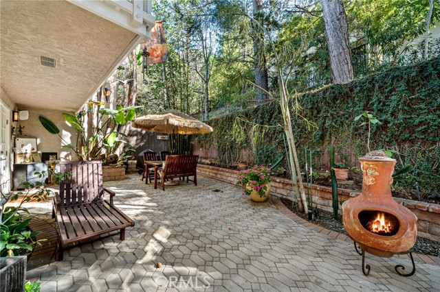 Detail Gallery Image 14 of 22 For 2506 Almaden Ct, Los Angeles,  CA 90077 - 3 Beds | 2/1 Baths