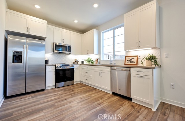 Detail Gallery Image 13 of 55 For 16554 Stone Pine Ln, Fontana,  CA 92336 - 3 Beds | 2/1 Baths