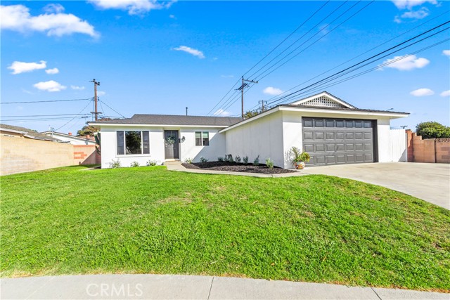 Detail Gallery Image 1 of 55 For 15472 Stanford Ln, Huntington Beach,  CA 92647 - 3 Beds | 2 Baths