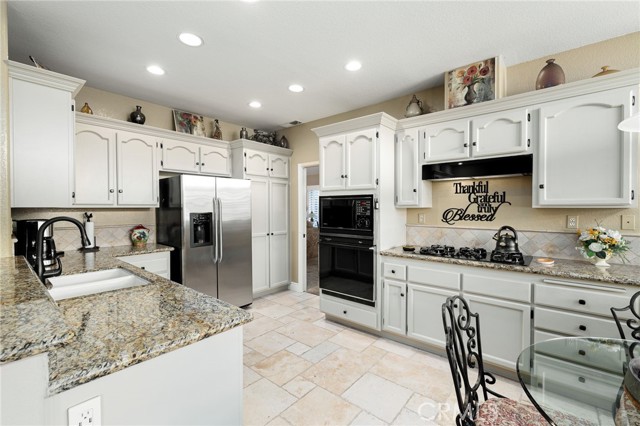 6151 Softwind Place, Rancho Cucamonga CA: https://media.crmls.org/medias/79cd4cdb-1739-4e76-9f86-efa7e6999292.jpg