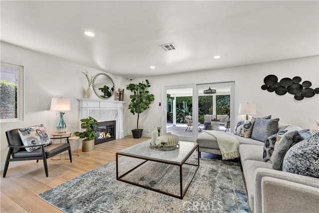 16761 Montclair Lane, Huntington Beach CA: https://media.crmls.org/medias/79cd9bf7-61c4-48f4-84f8-2085752f8729.jpg