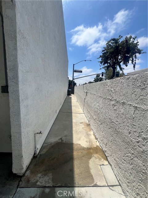 13241 Oakwood Lane, La Mirada CA: https://media.crmls.org/medias/79ce2afb-21e8-46a4-bce7-29b68d9c3799.jpg
