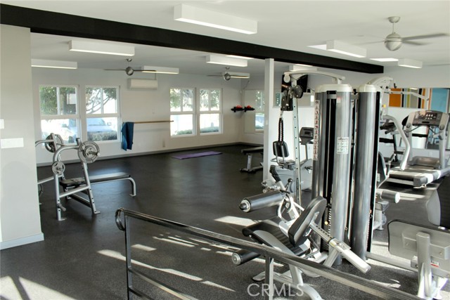 Detail Gallery Image 29 of 35 For 21851 Newland St #81,  Huntington Beach,  CA 92646 - 4 Beds | 2 Baths