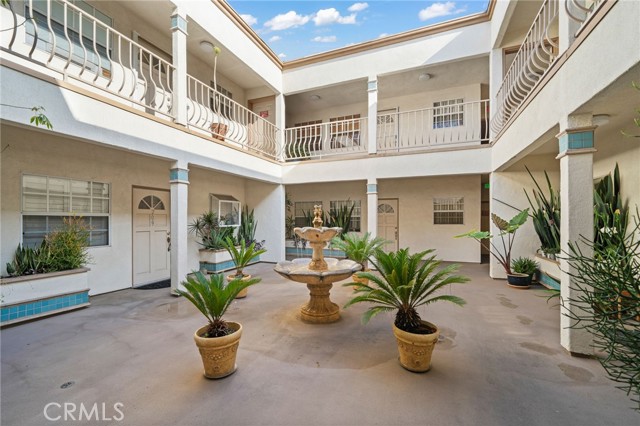 Detail Gallery Image 3 of 14 For 1145 Roswell, Long Beach,  CA 90804 - 2 Beds | 2 Baths