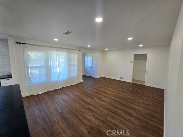 Detail Gallery Image 11 of 28 For 308 S California St, Orange,  CA 92866 - 3 Beds | 2 Baths