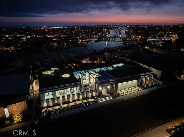 Detail Gallery Image 5 of 70 For 1409 Dolphin Terrace, Corona Del Mar,  CA 92625 - 5 Beds | 5/2 Baths