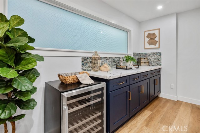 23 65th Place, Long Beach CA: https://media.crmls.org/medias/79d019d9-005d-4c40-93da-6d312e8374c5.jpg